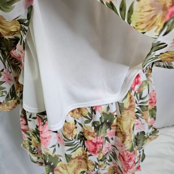 Peach Love California Floral Ruffle 2 Piece Shorts Set Size Small - Picture 4 of 12